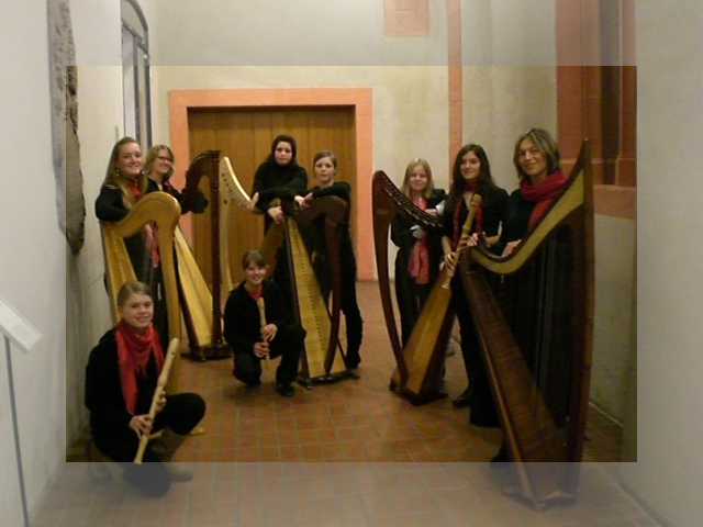 Gruppenbild Harfen- und Flötenensemble im Franziskaner